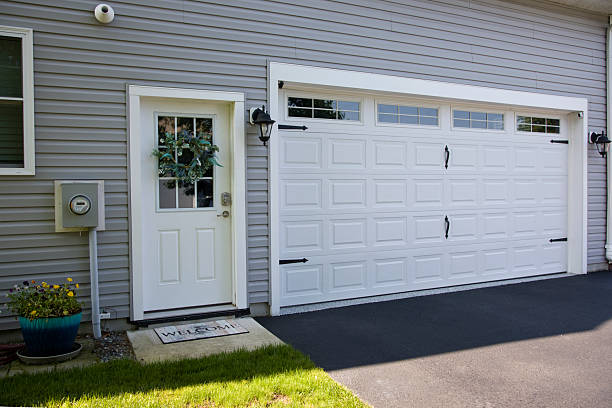 24/7 Emergency Garage Door Panel Replacement experts in Arthur, IL